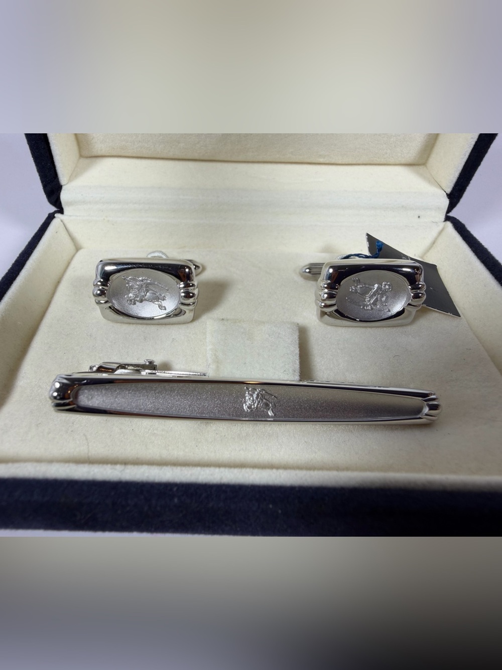 9026: Burberry London Equestrian Knight Cufflinks & Tie Bar Set Boxed